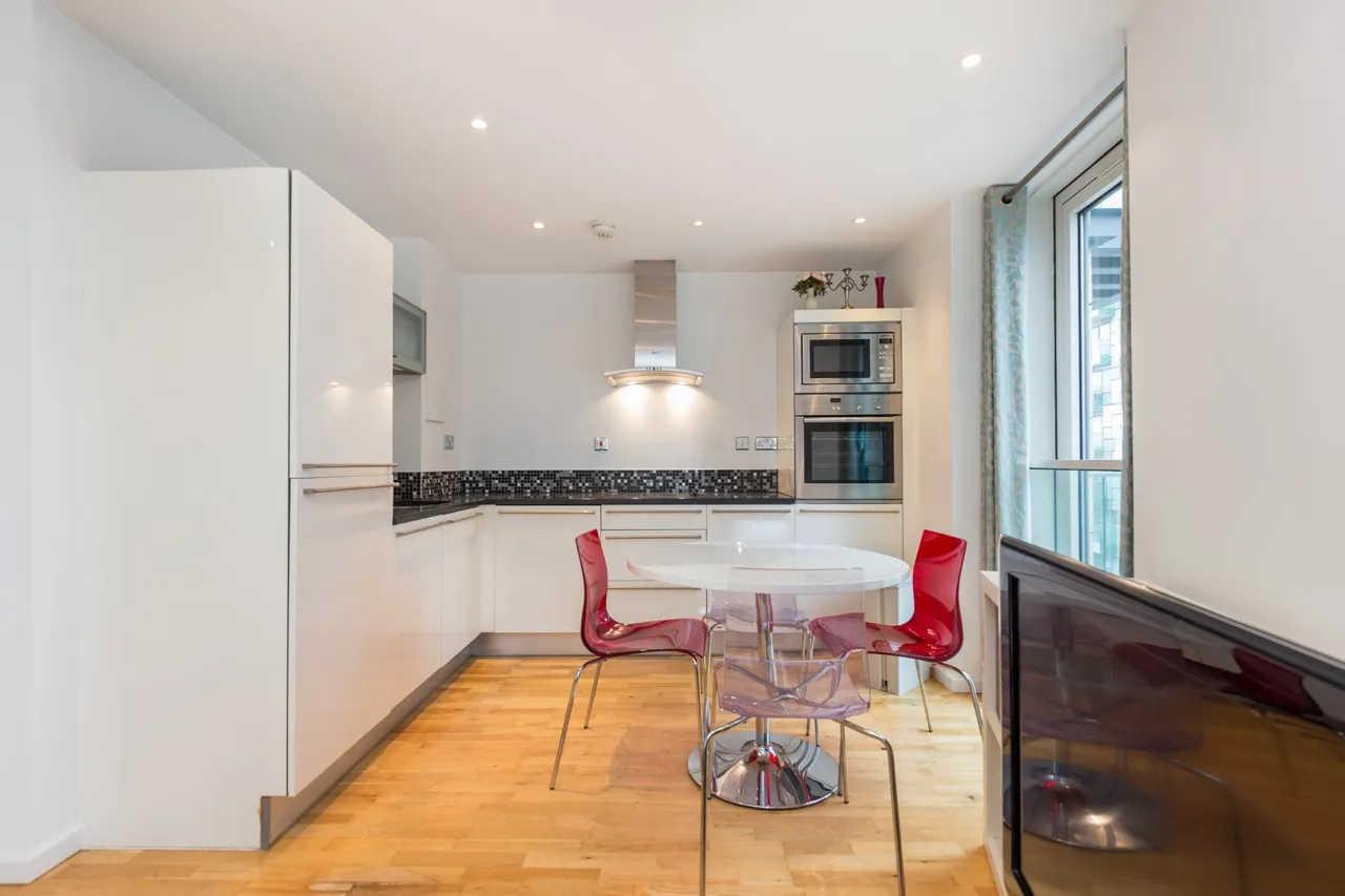 Millharbour, London, E14, photo 4