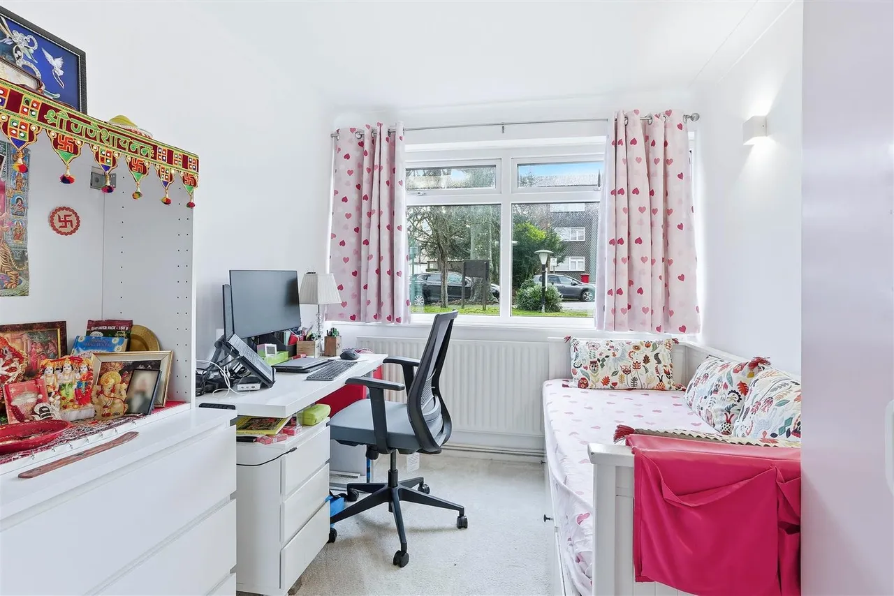 Christchurch Park, Sutton, SM2 5UD, photo 11