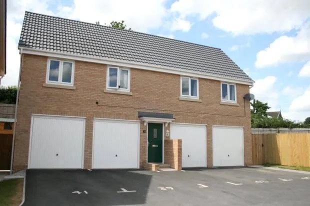 2 bed flat for sale — Neals Crescent, Grantham, Lincolnshire, NG31