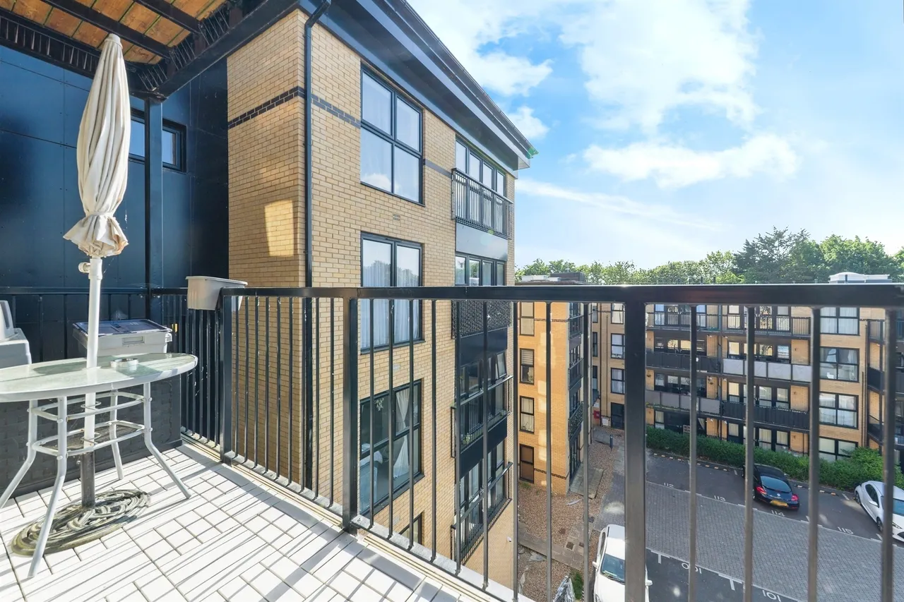 Giles Crescent, Stevenage, photo 2