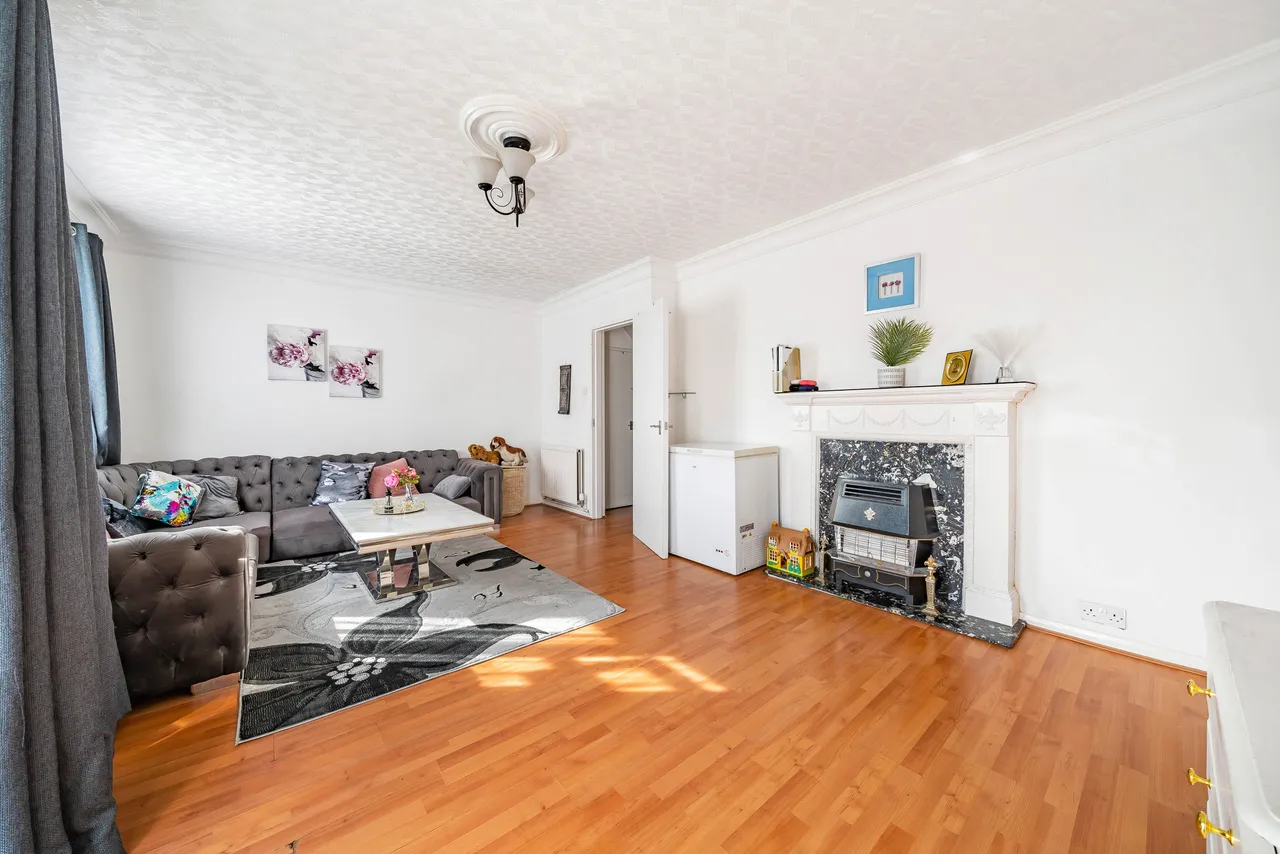 Flat 13, Livingstone Court, 47 Matlock Road, London, photo 6