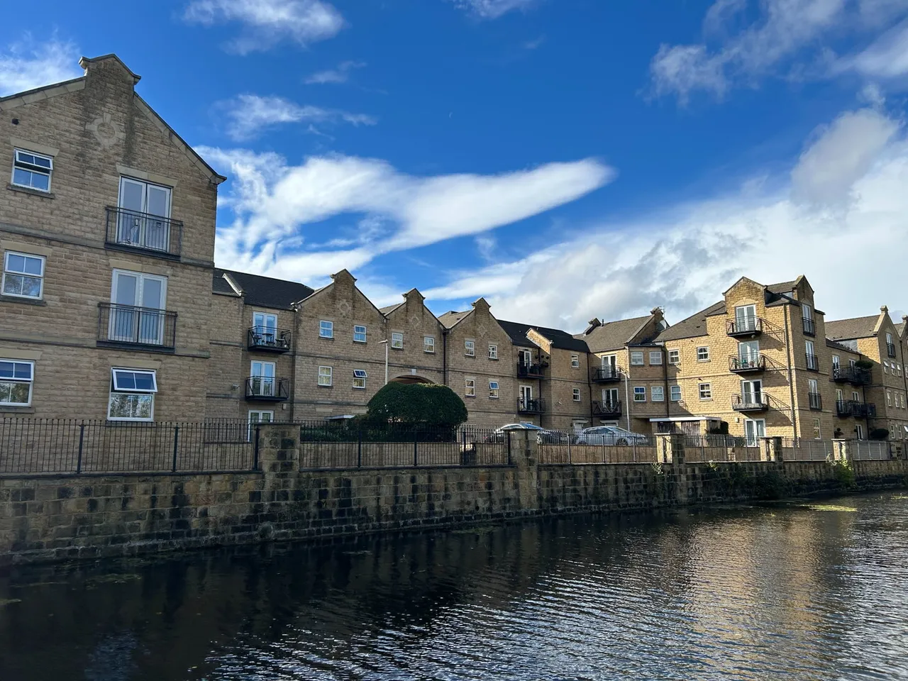 Narrowboat Wharf, Rodley, photo 16