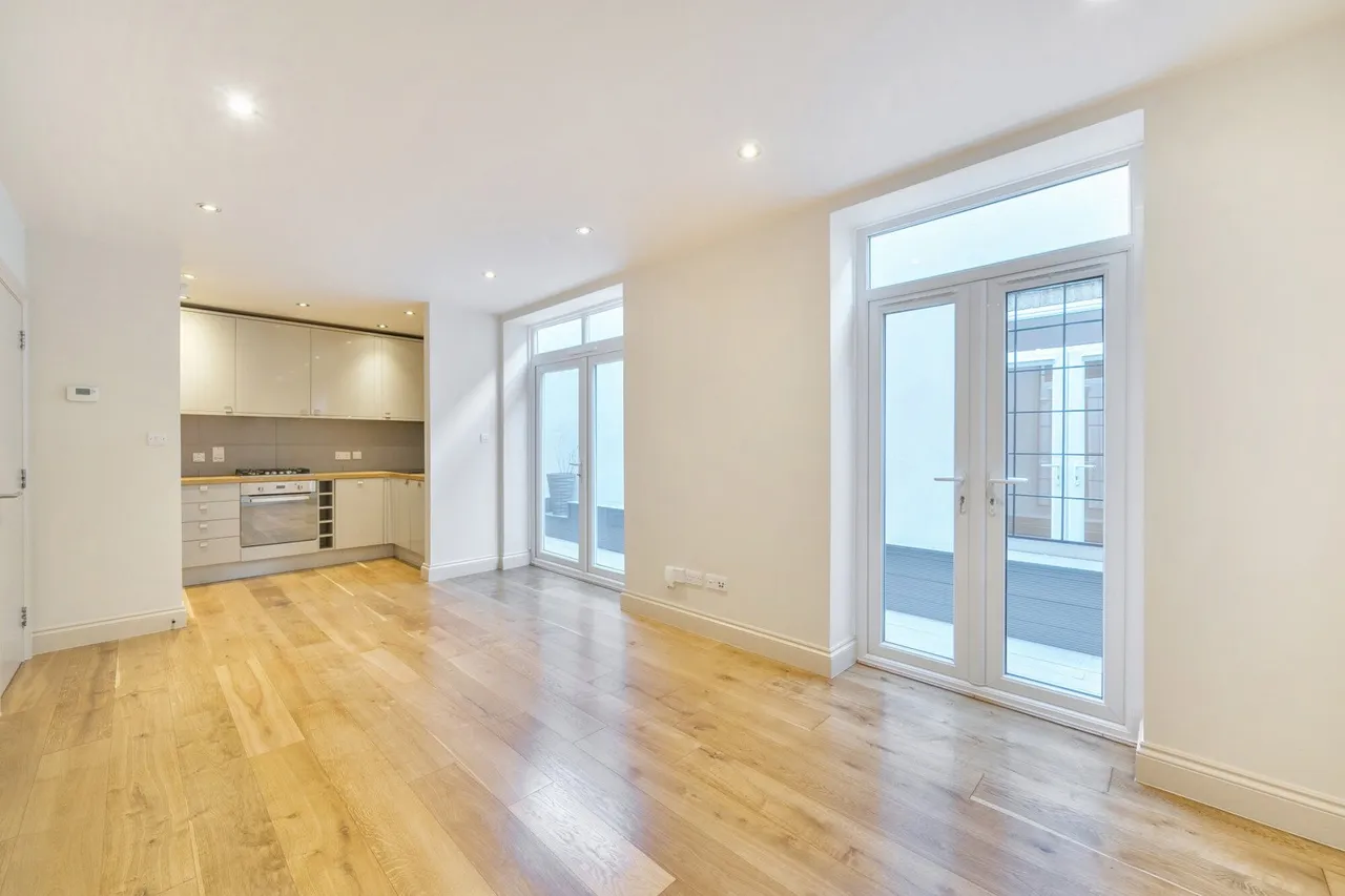 Whateley Road, SE22, photo 2
