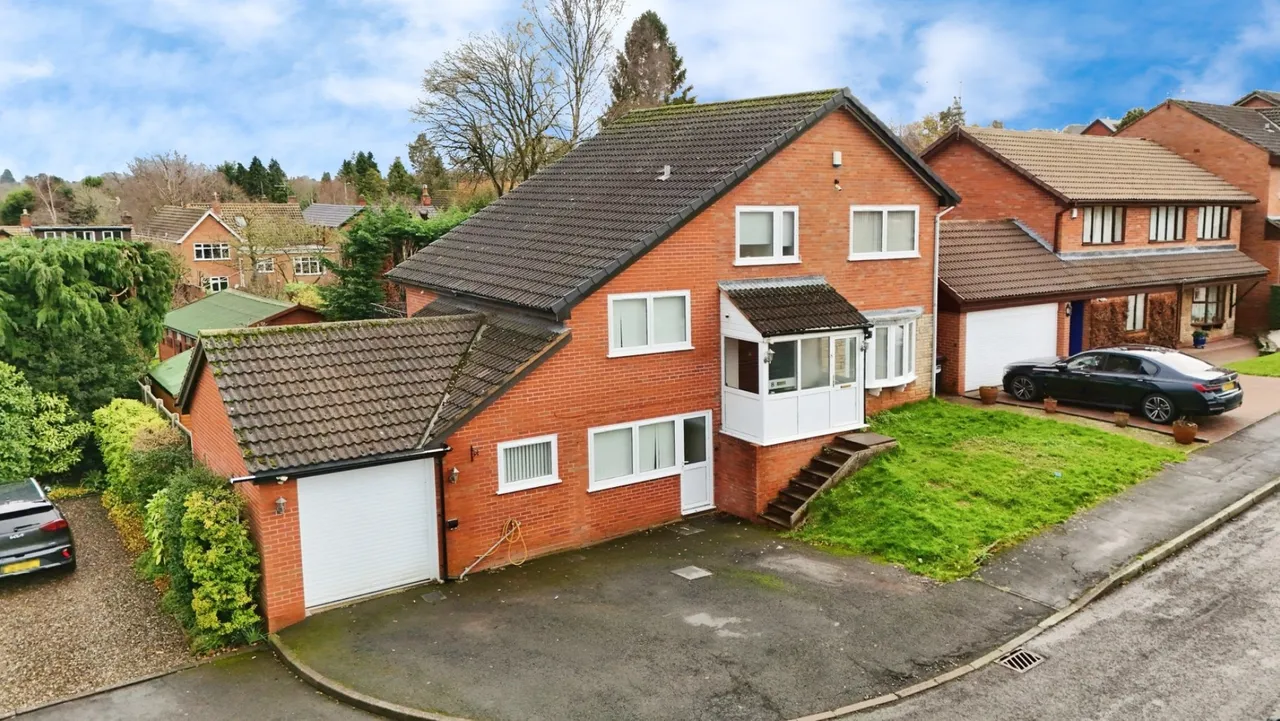 5 bed house for sale — Huntsmans Close, Bridgnorth, Shropshire WV16 5BE