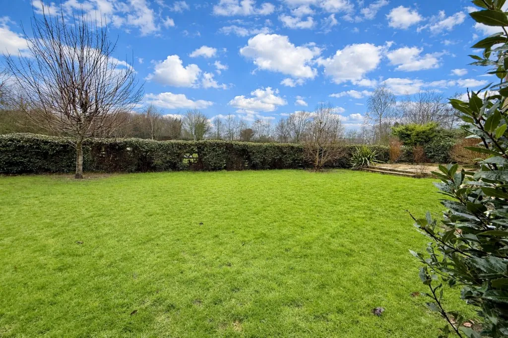 Slade Close, LS23, photo 23