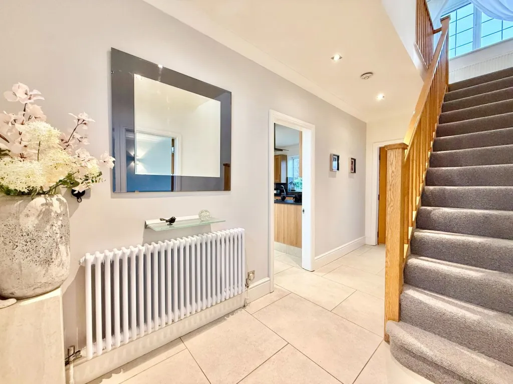 Slade Close, LS23, photo 14