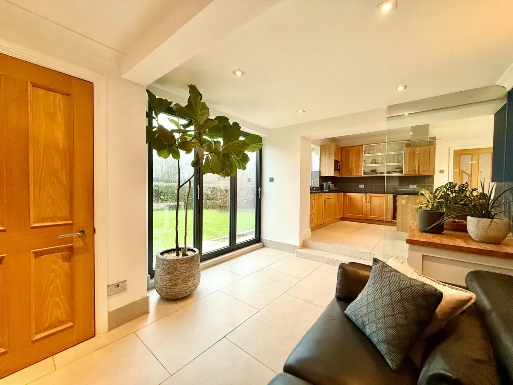 Slade Close, LS23, photo 6
