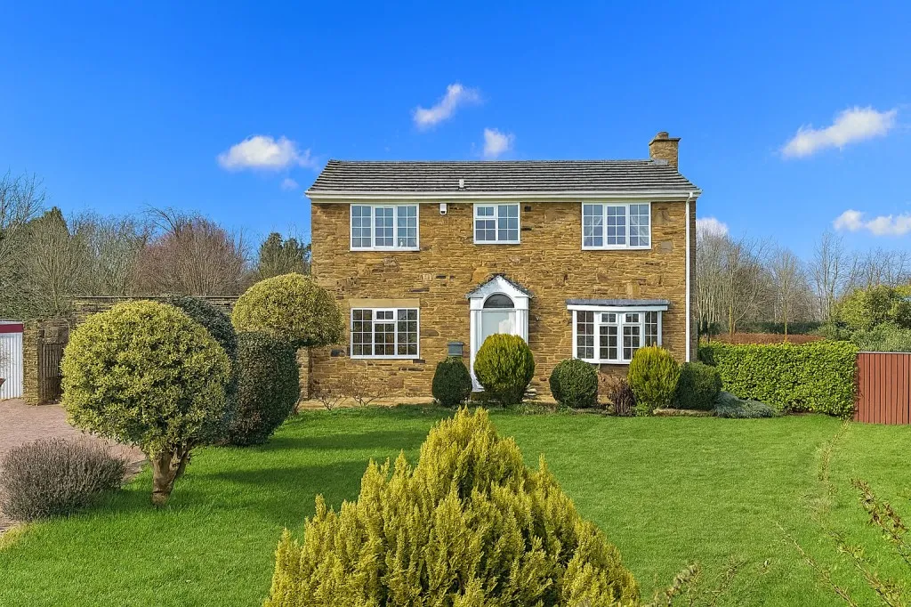 Slade Close, LS23, photo 26