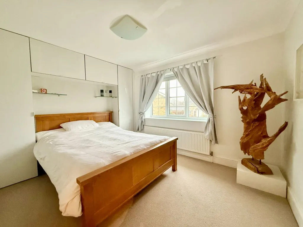 Slade Close, LS23, photo 17