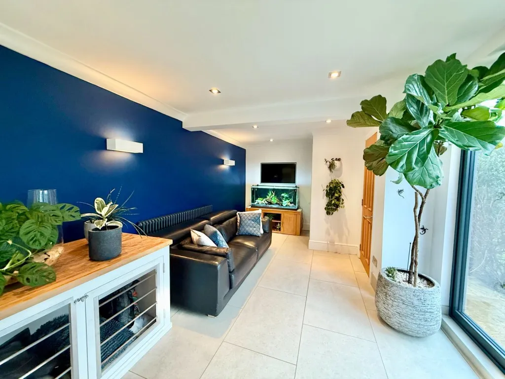 Slade Close, LS23, photo 13
