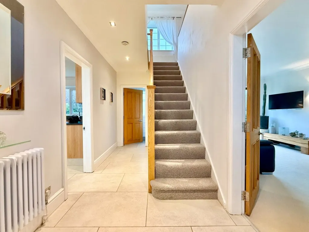 Slade Close, LS23, photo 15