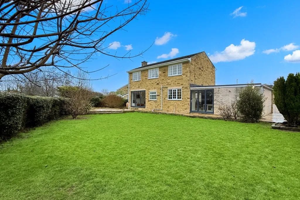 Slade Close, LS23, photo 24