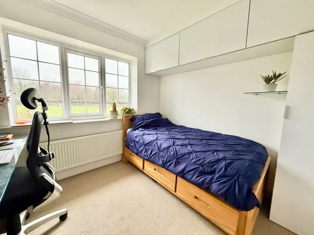 Slade Close, LS23, photo 20