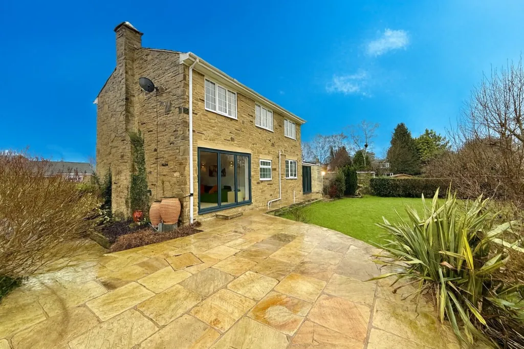 Slade Close, LS23, photo 22