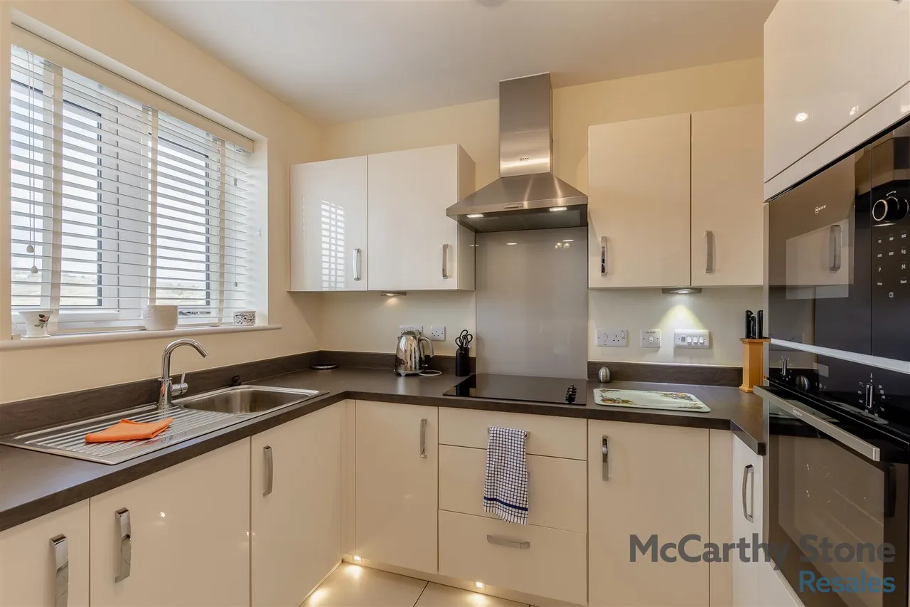 Railway Road, Ilkley, LS29, photo 4