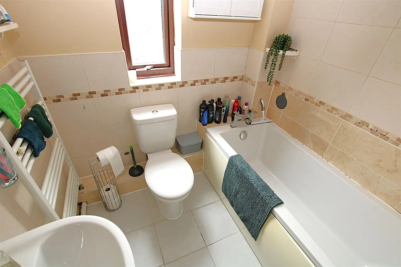 Granary Court, East Hunsbury, photo 9