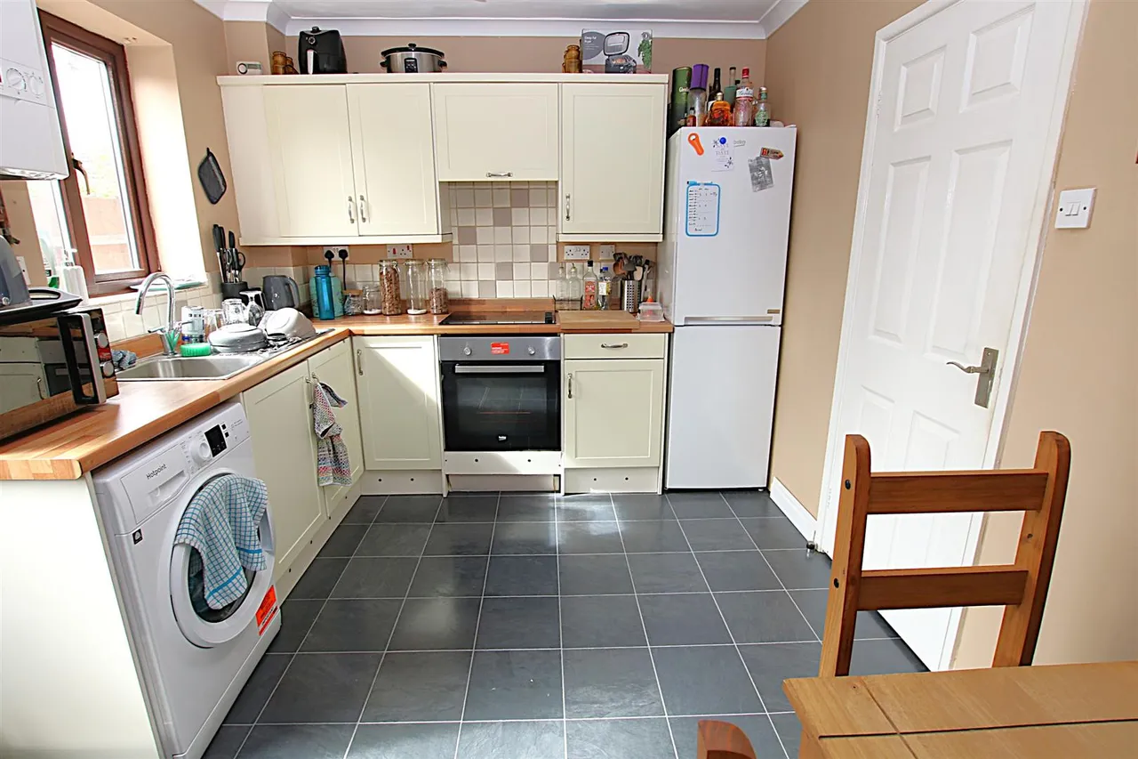 Granary Court, East Hunsbury, photo 4