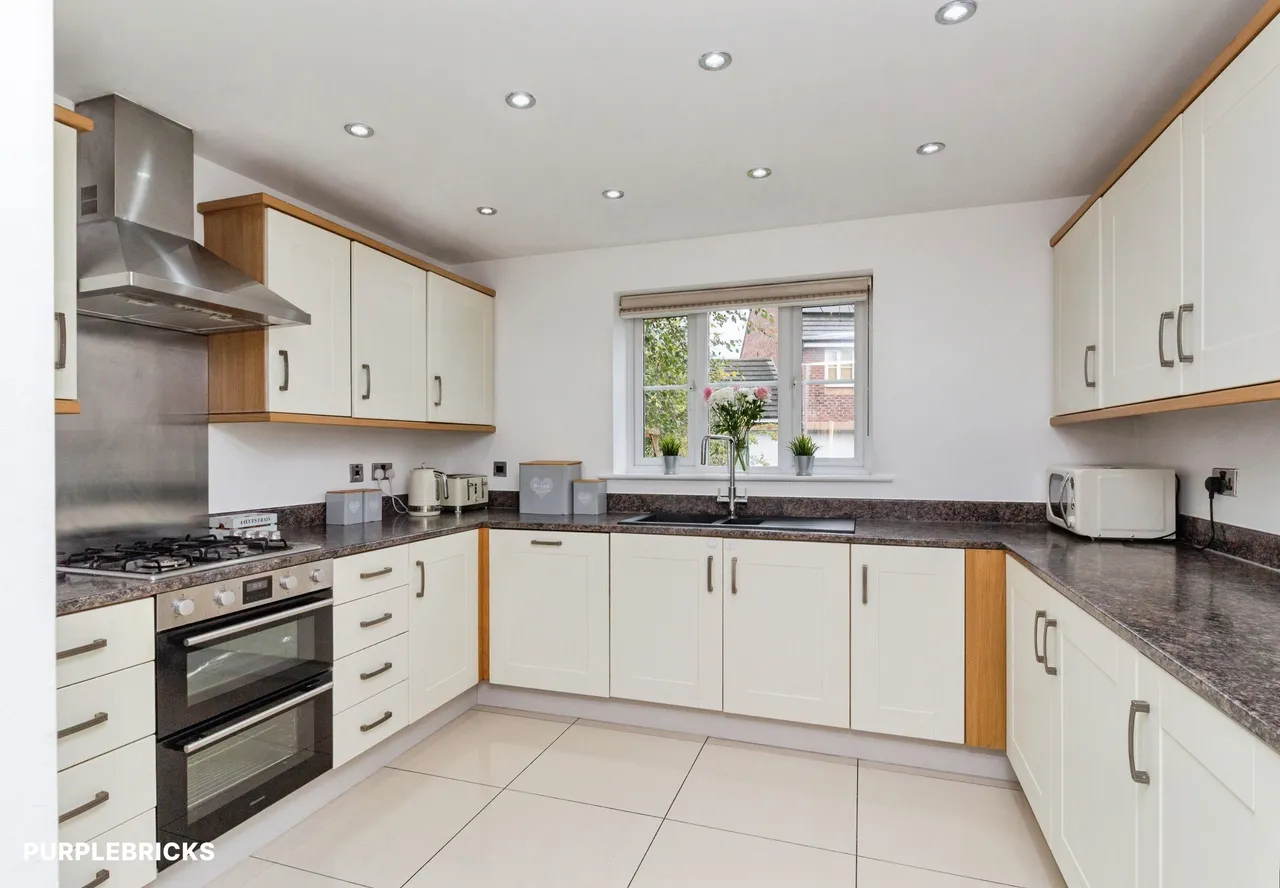 Railway Close, Market Drayton, TF9, photo 11