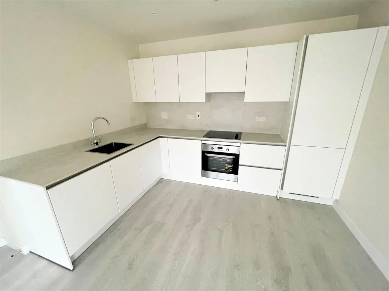 Harewood Avenue, Mill Hill, photo 2