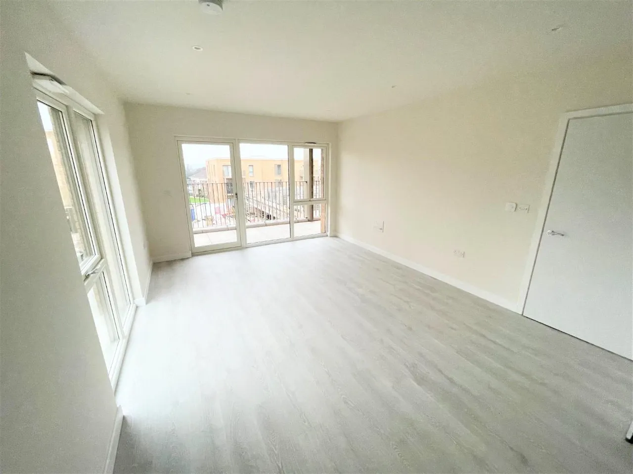 Harewood Avenue, Mill Hill, photo 4