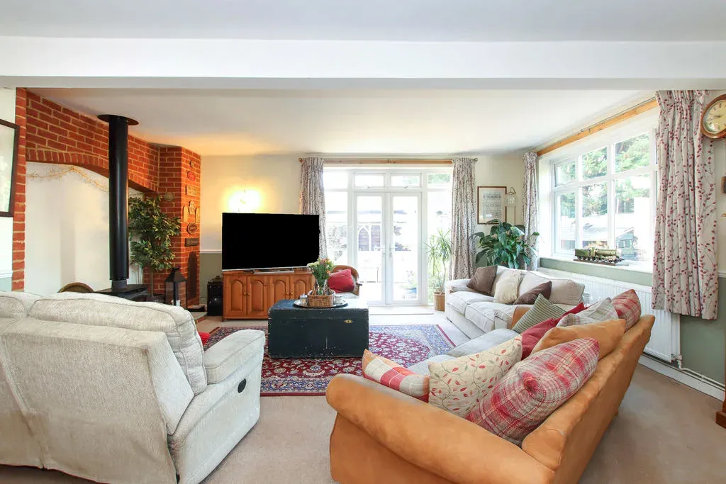 Cheddington Road, Pitstone, Buckinghamshire, LU7 9AE, photo 16