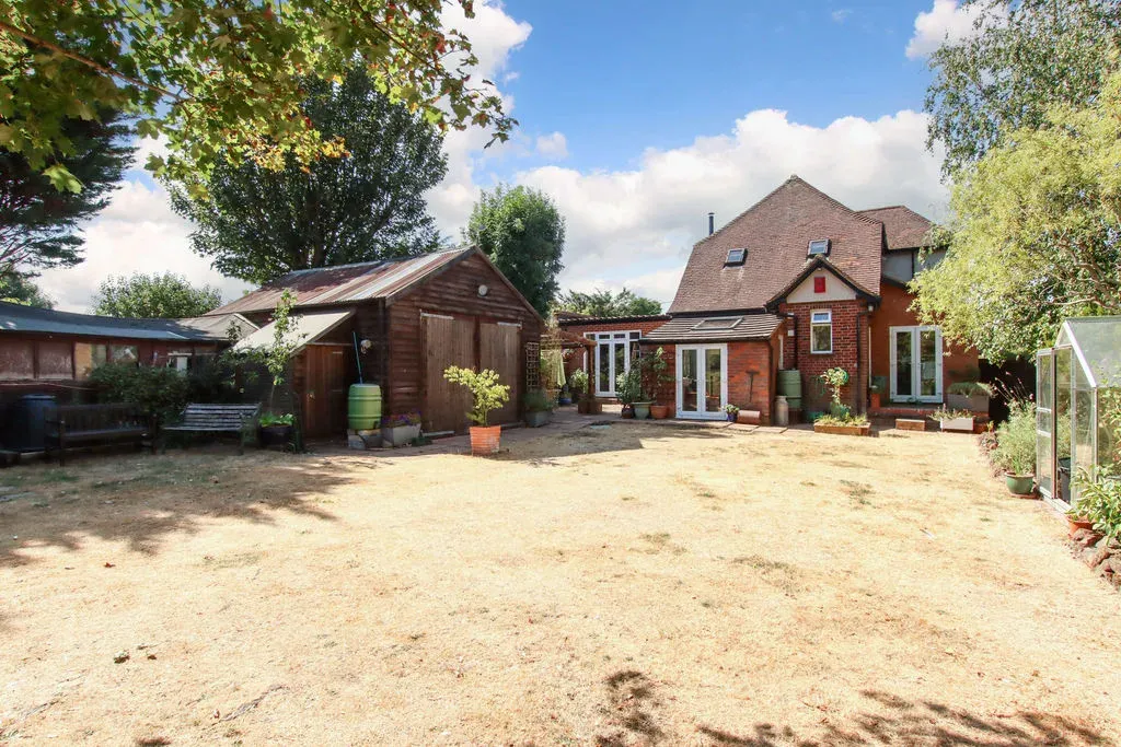 Cheddington Road, Pitstone, Buckinghamshire, LU7 9AE, photo 4