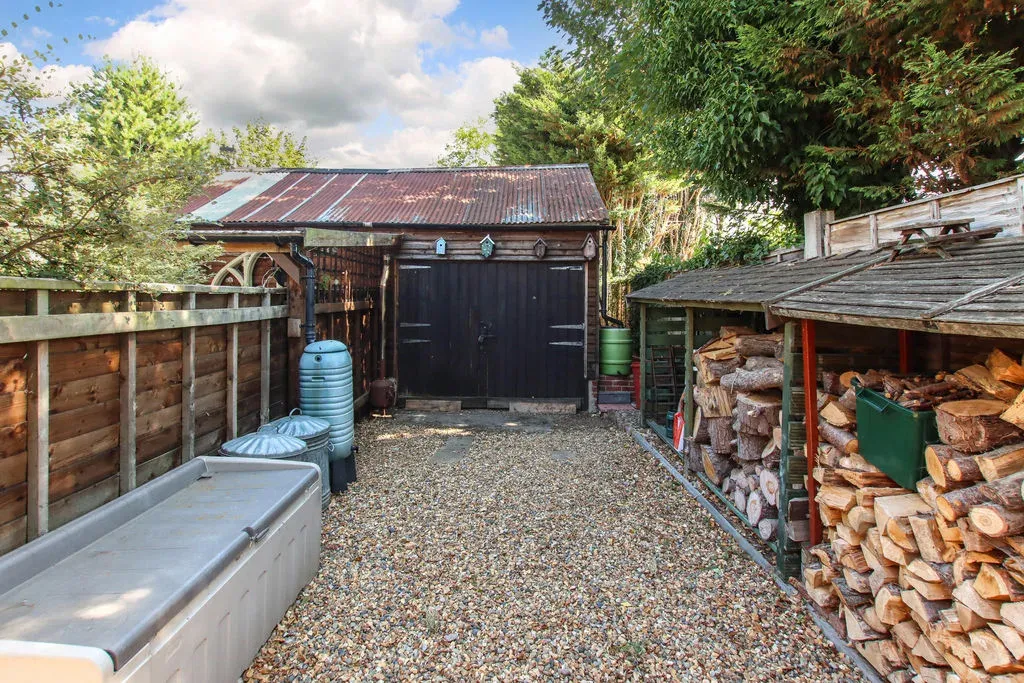 Cheddington Road, Pitstone, Buckinghamshire, LU7 9AE, photo 15