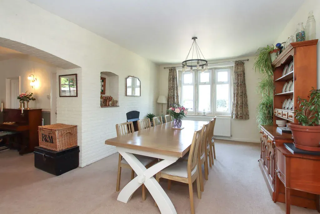 Cheddington Road, Pitstone, Buckinghamshire, LU7 9AE, photo 7