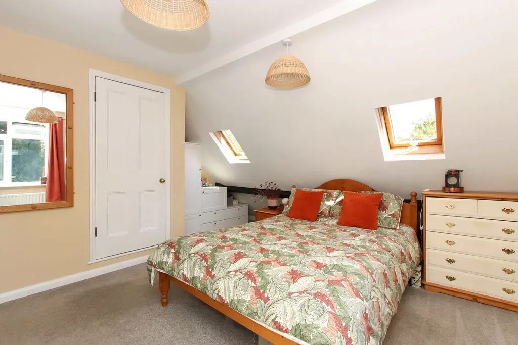 Cheddington Road, Pitstone, Buckinghamshire, LU7 9AE, photo 5