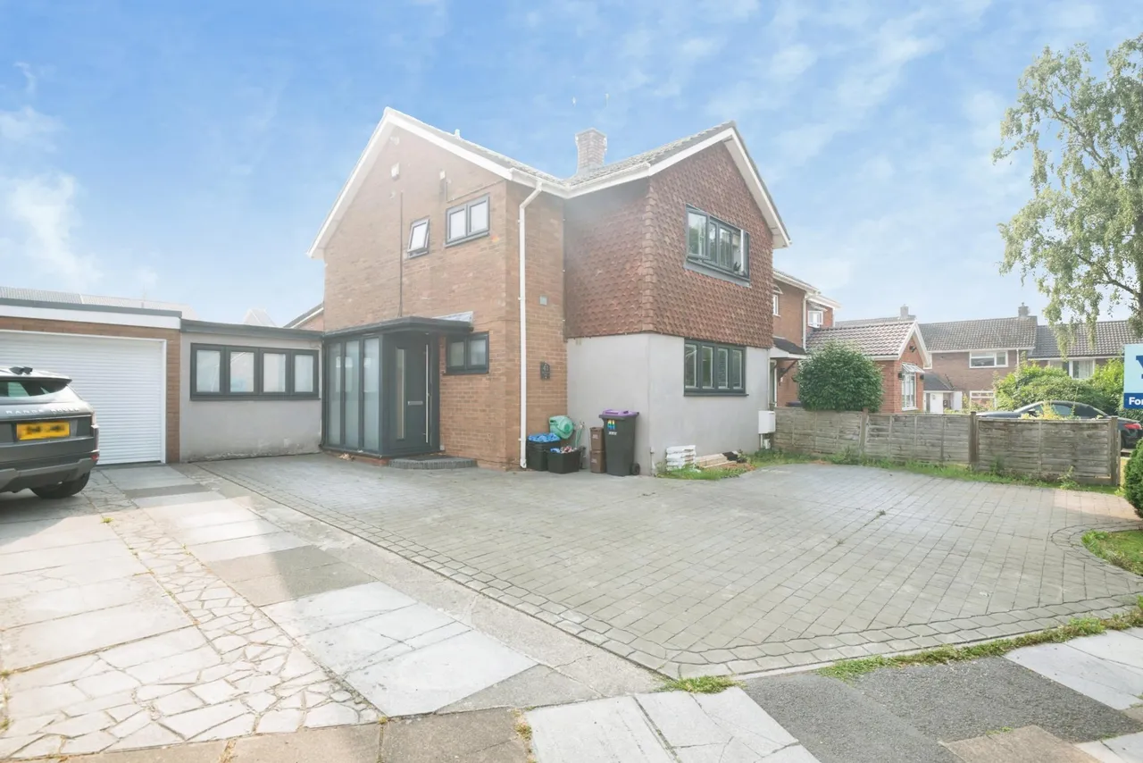 4 bed house for sale, Llanyravon Way, Cwmbran, NP44