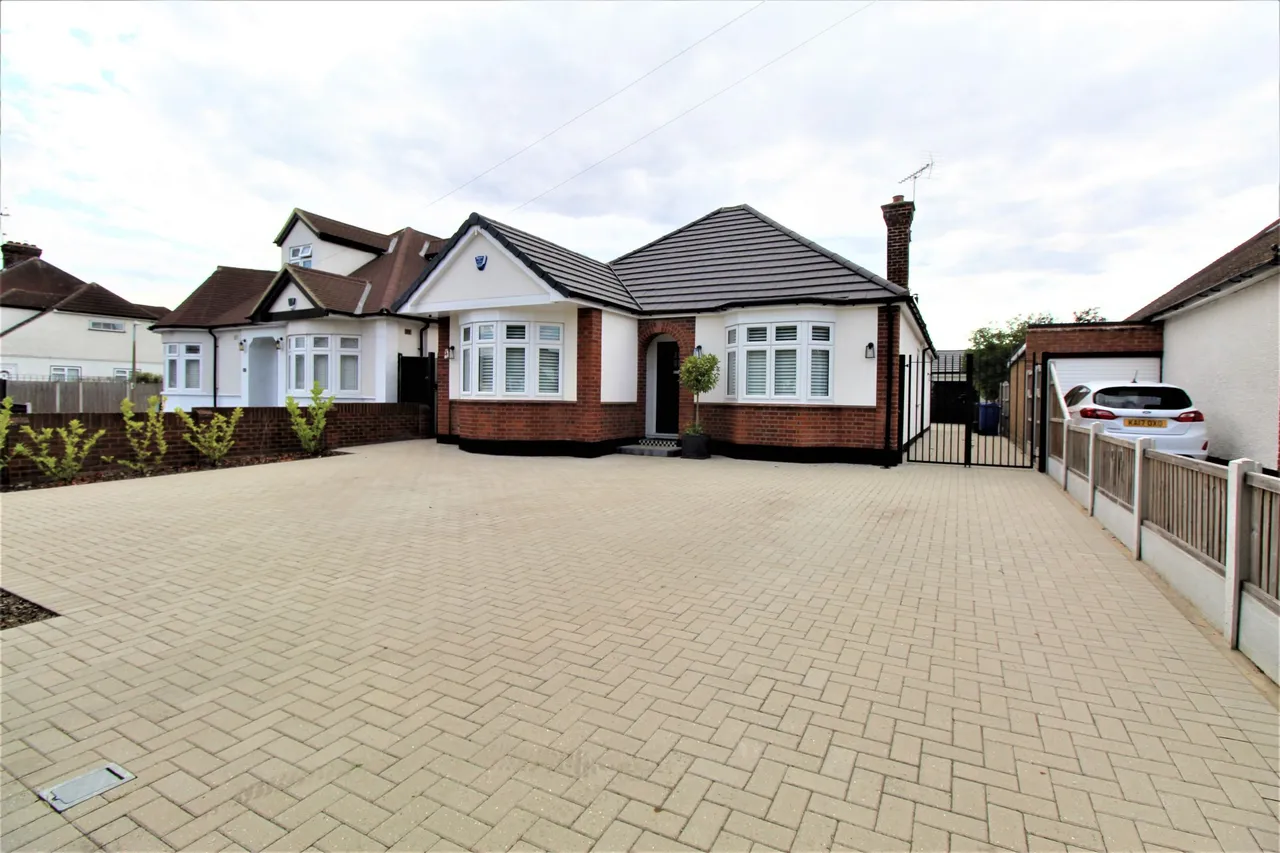 King Edward Drive, Grays, Essex, RM16 2GG, photo 2