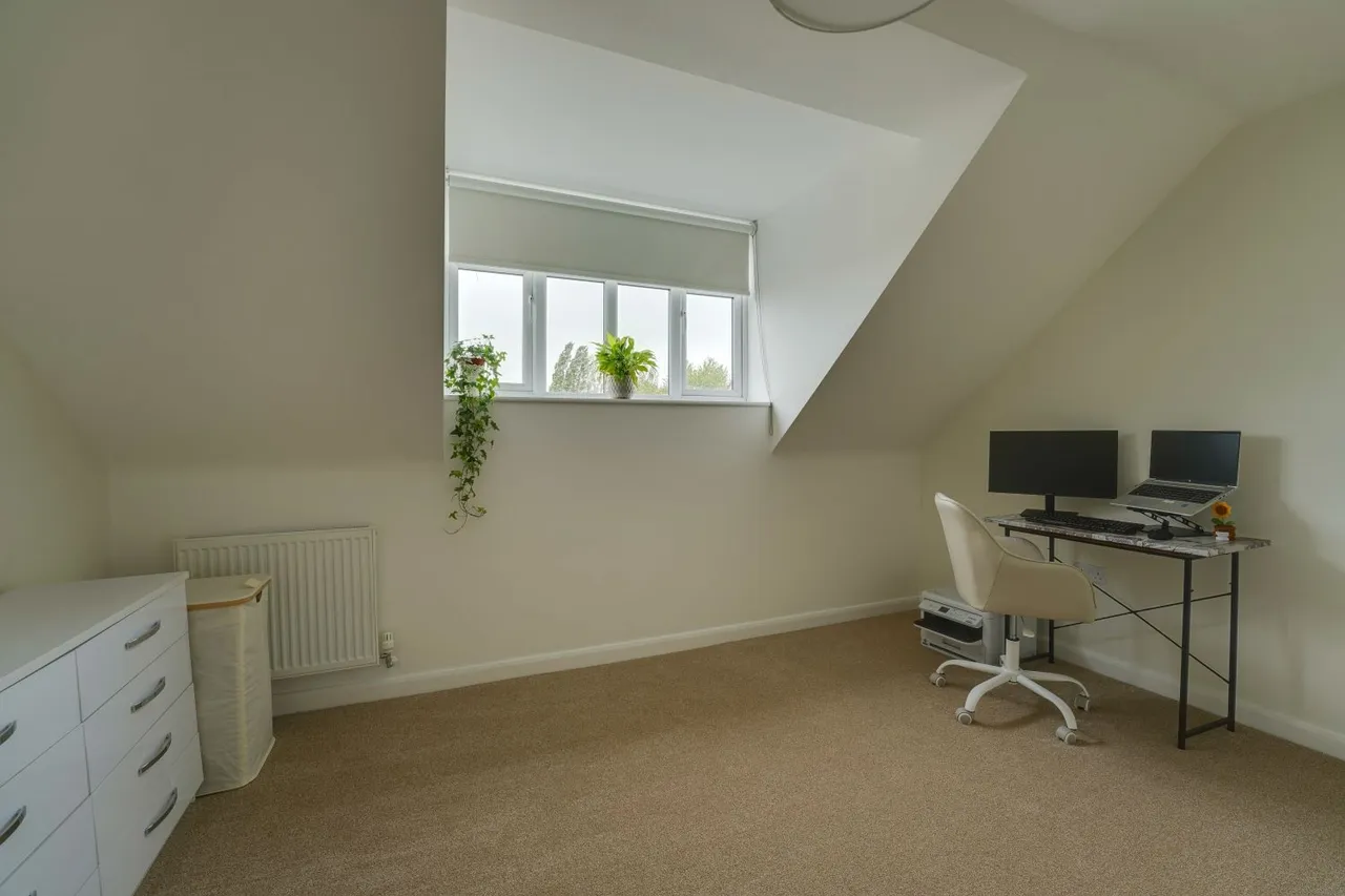 Avondale Circle, Stafford, ST18, photo 6