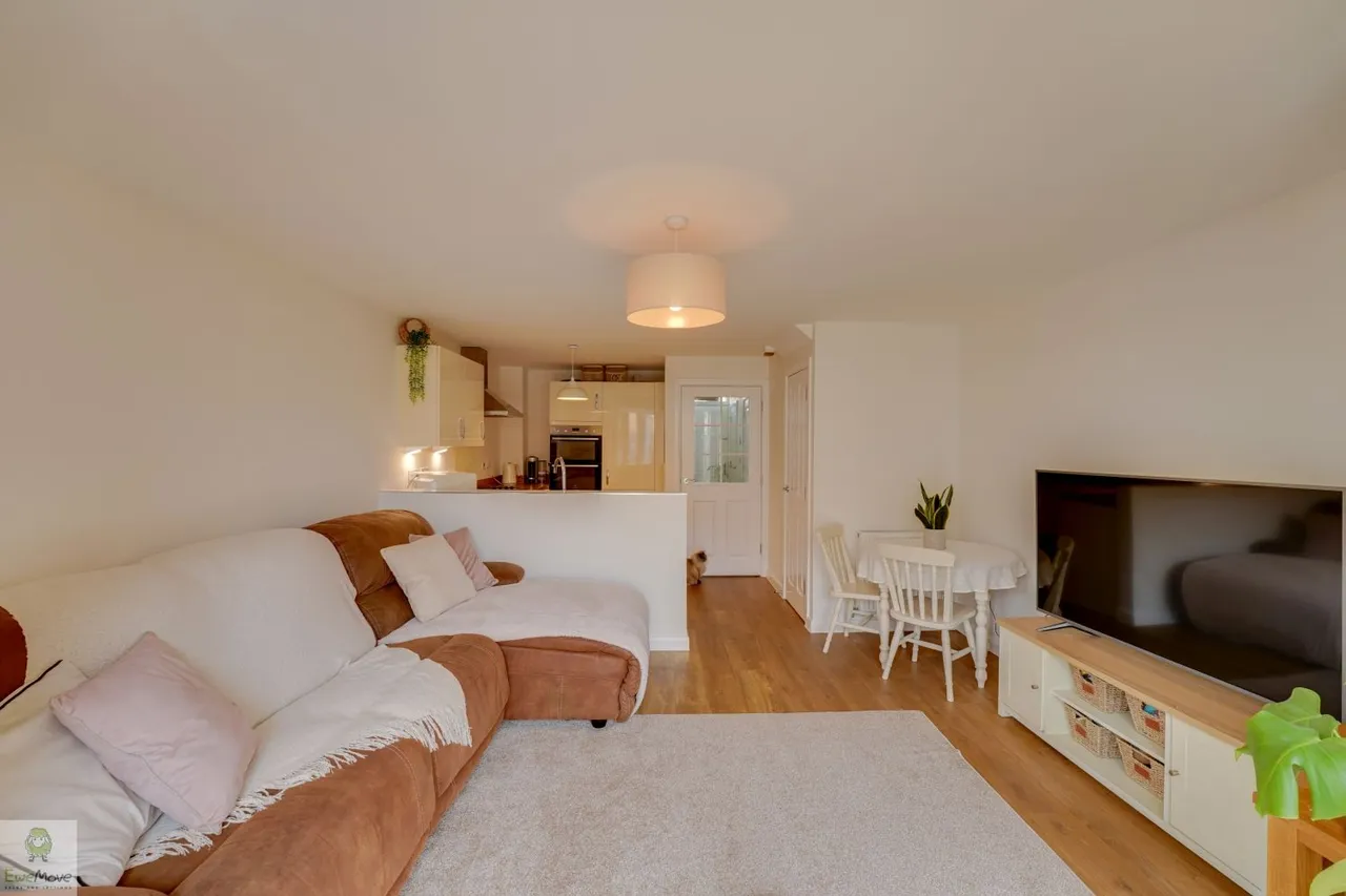 Avondale Circle, Stafford, ST18, photo 11