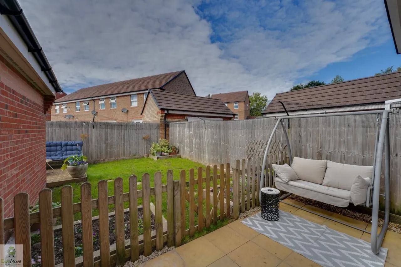 Avondale Circle, Stafford, ST18, photo 10