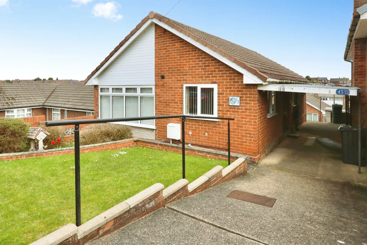 3 bed house for sale — Hillsway, Shirebrook, Mansfield
