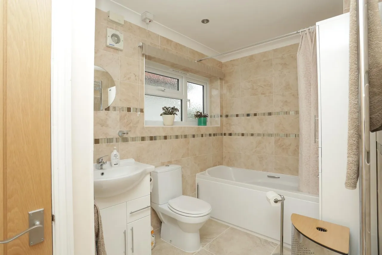 Cross Road, Walmer, CT14, photo 9