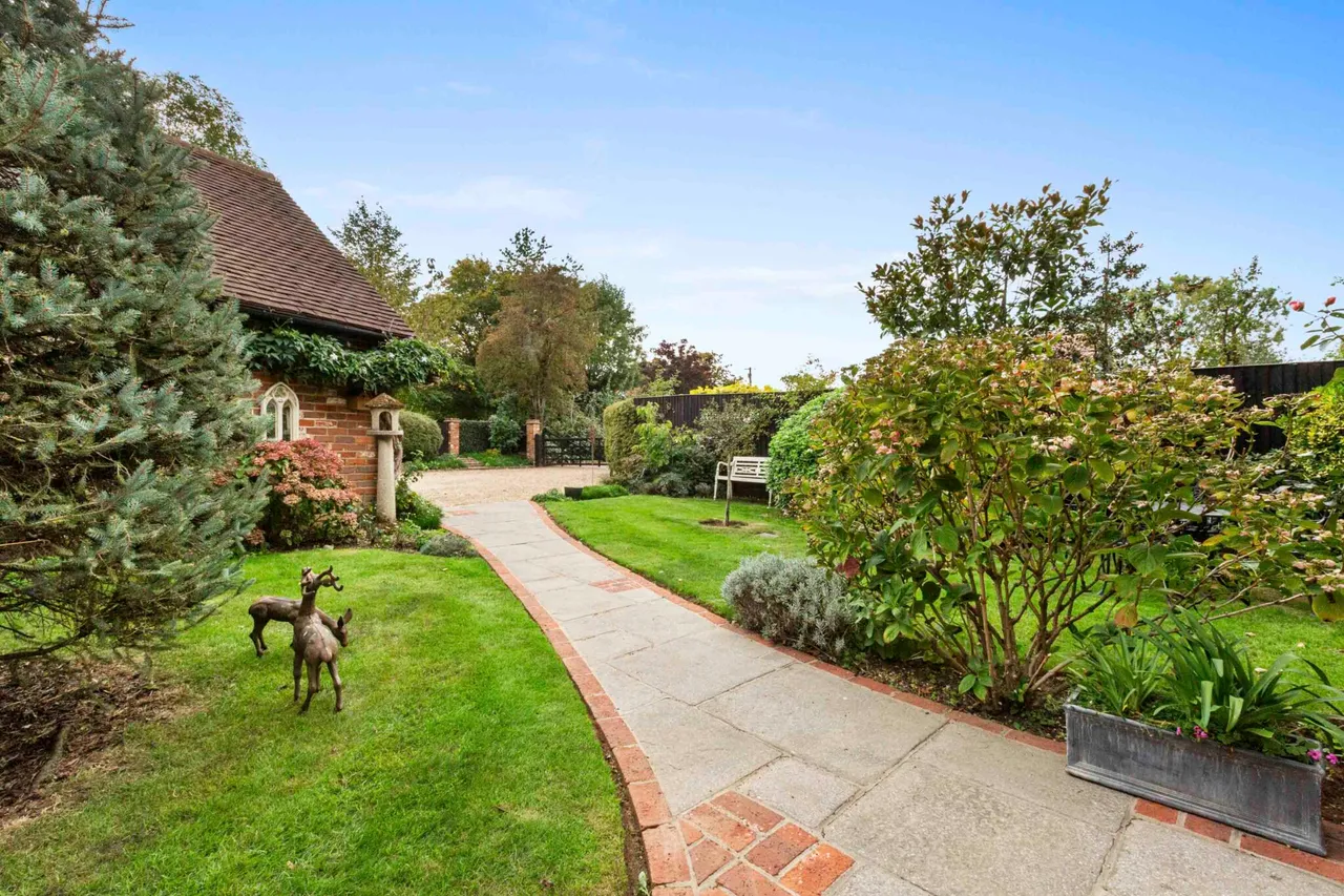 Church Lane, Naphill, HP14, photo 19