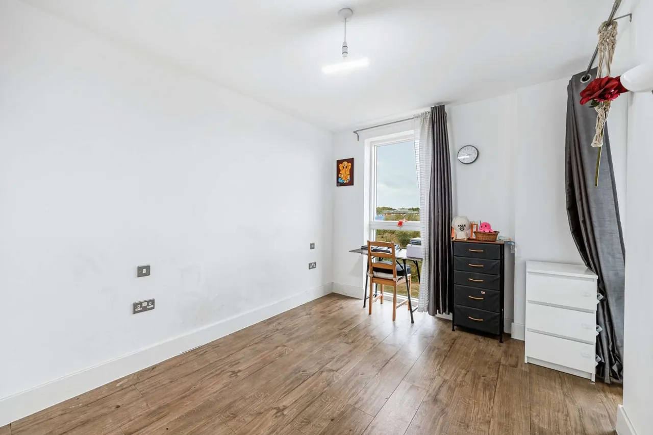 Lakeside Drive, Park Royal, NW10, photo 10