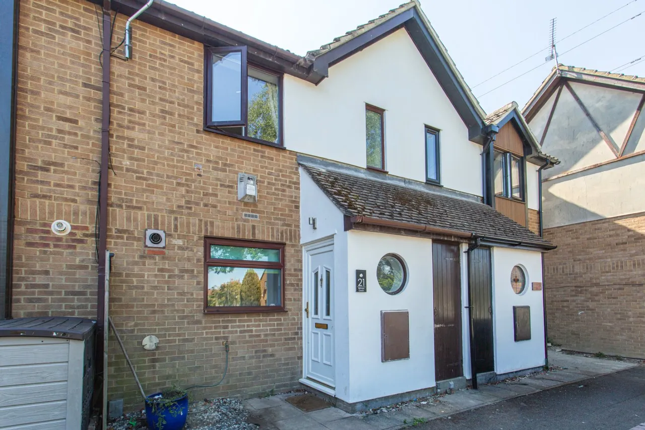 2 bed house for sale, Bishops Green, Ashford, TN23