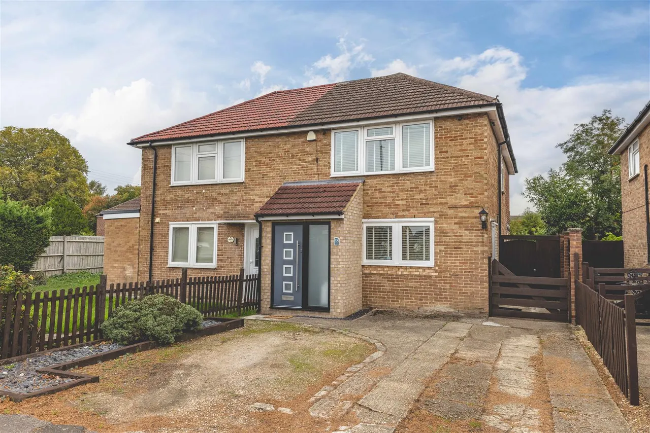 Smiths Lane, Windsor, Berkshire, SL4 5PG, photo 3