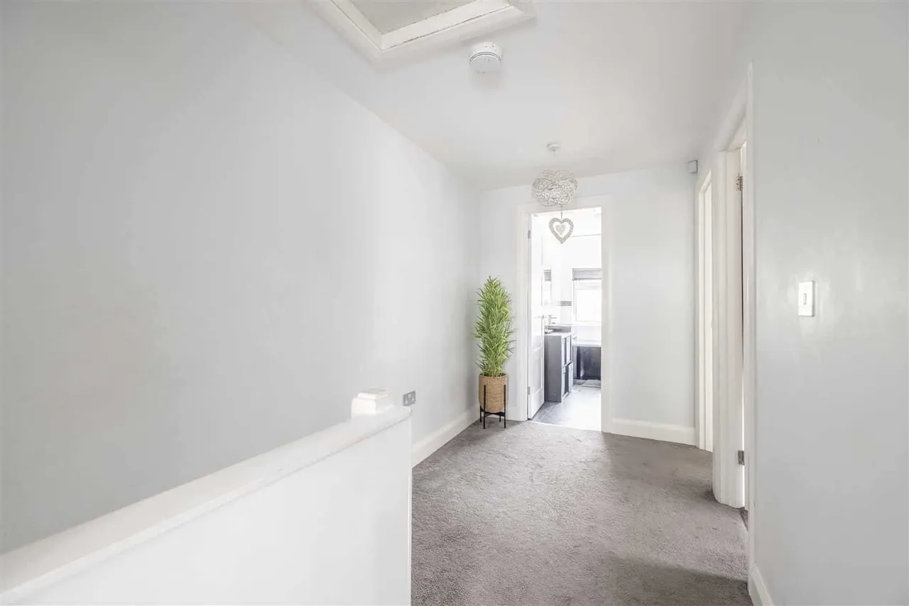Smiths Lane, Windsor, Berkshire, SL4 5PG, photo 13