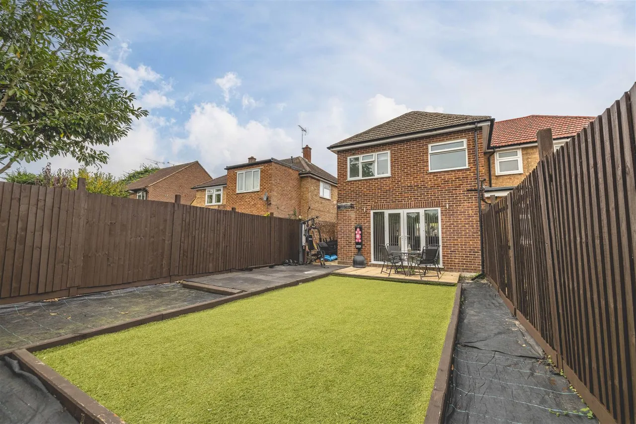 Smiths Lane, Windsor, Berkshire, SL4 5PG, photo 24