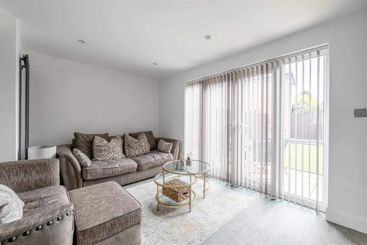 Smiths Lane, Windsor, Berkshire, SL4 5PG, photo 11
