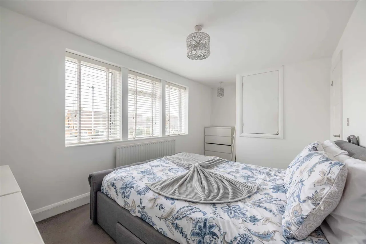 Smiths Lane, Windsor, Berkshire, SL4 5PG, photo 16