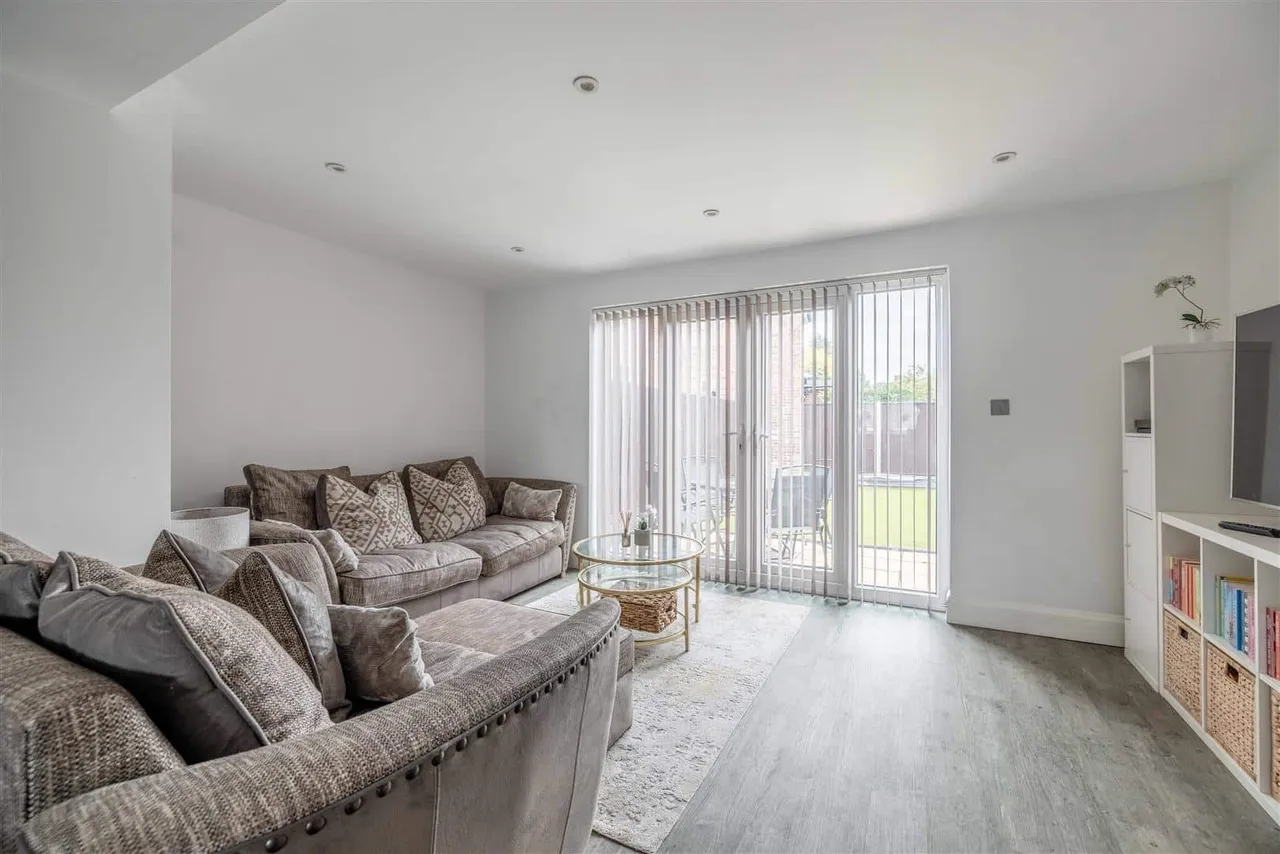 Smiths Lane, Windsor, Berkshire, SL4 5PG, photo 9