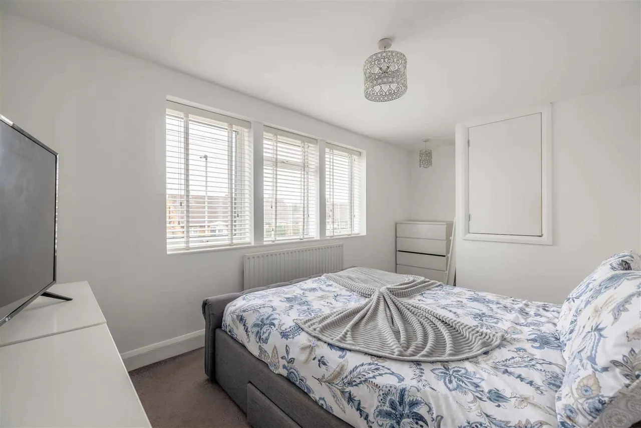 Smiths Lane, Windsor, Berkshire, SL4 5PG, photo 14