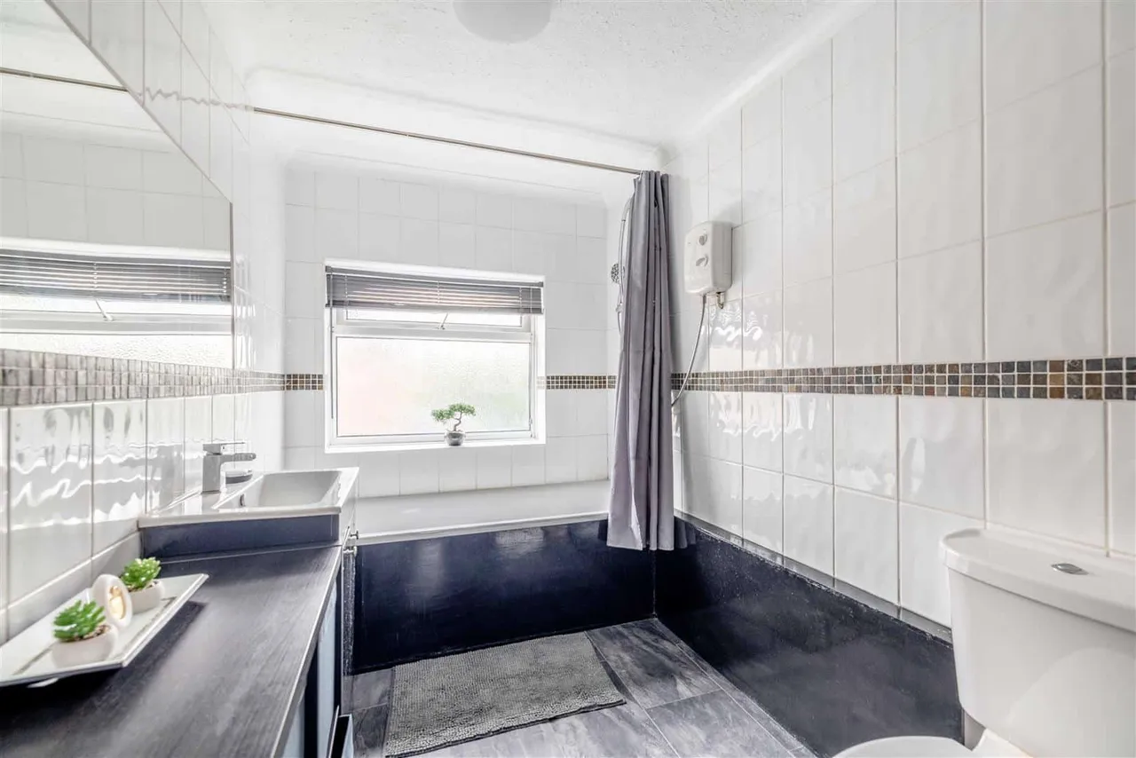 Smiths Lane, Windsor, Berkshire, SL4 5PG, photo 21