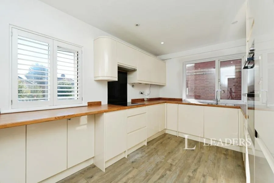 3 bed flat to rent, Croydon Road, Beckenham, BR3