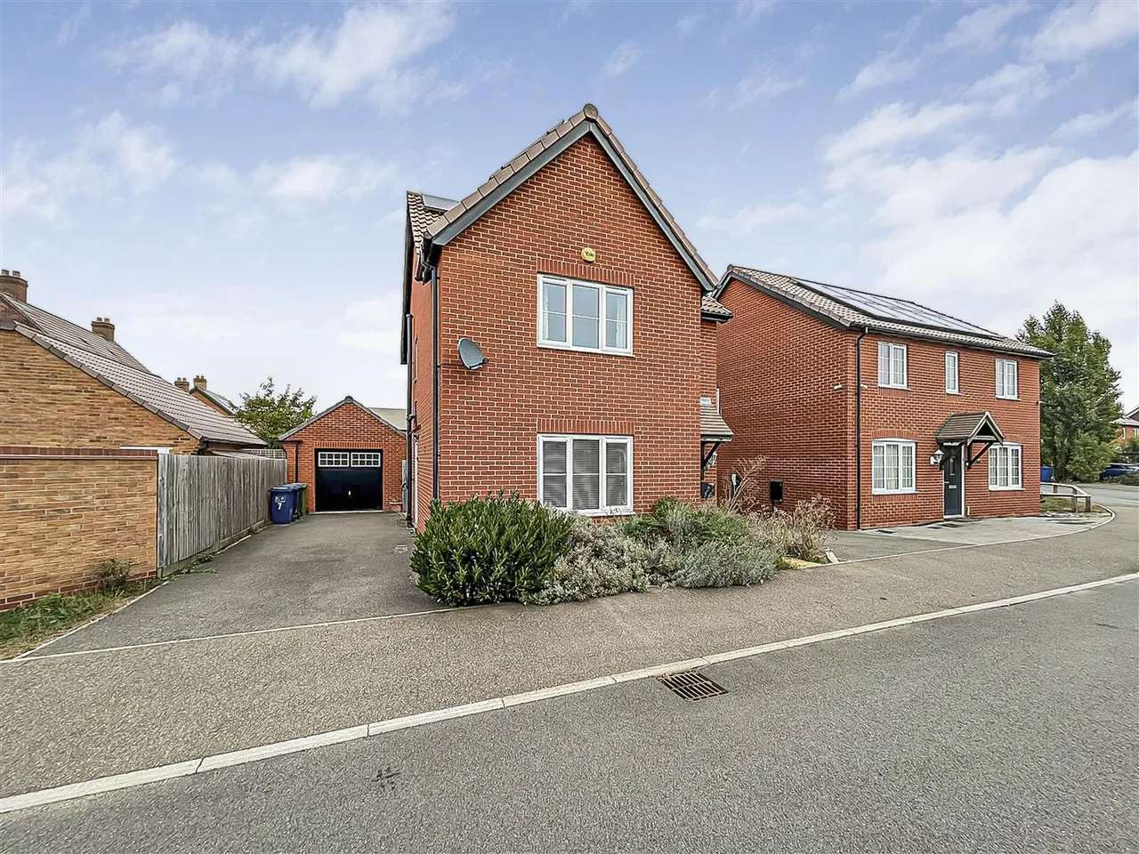 3 bed property for sale, Hop Bine Drive, Waterbeach, CB25