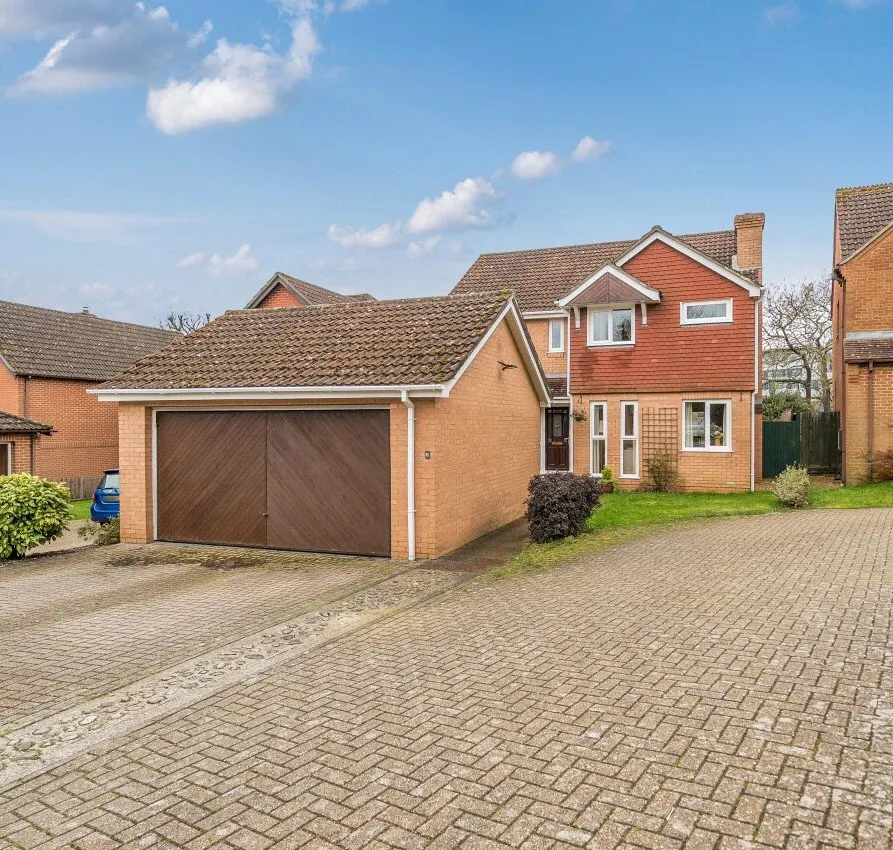 4 bed house for sale, Islay Gardens, Portsmouth, PO6